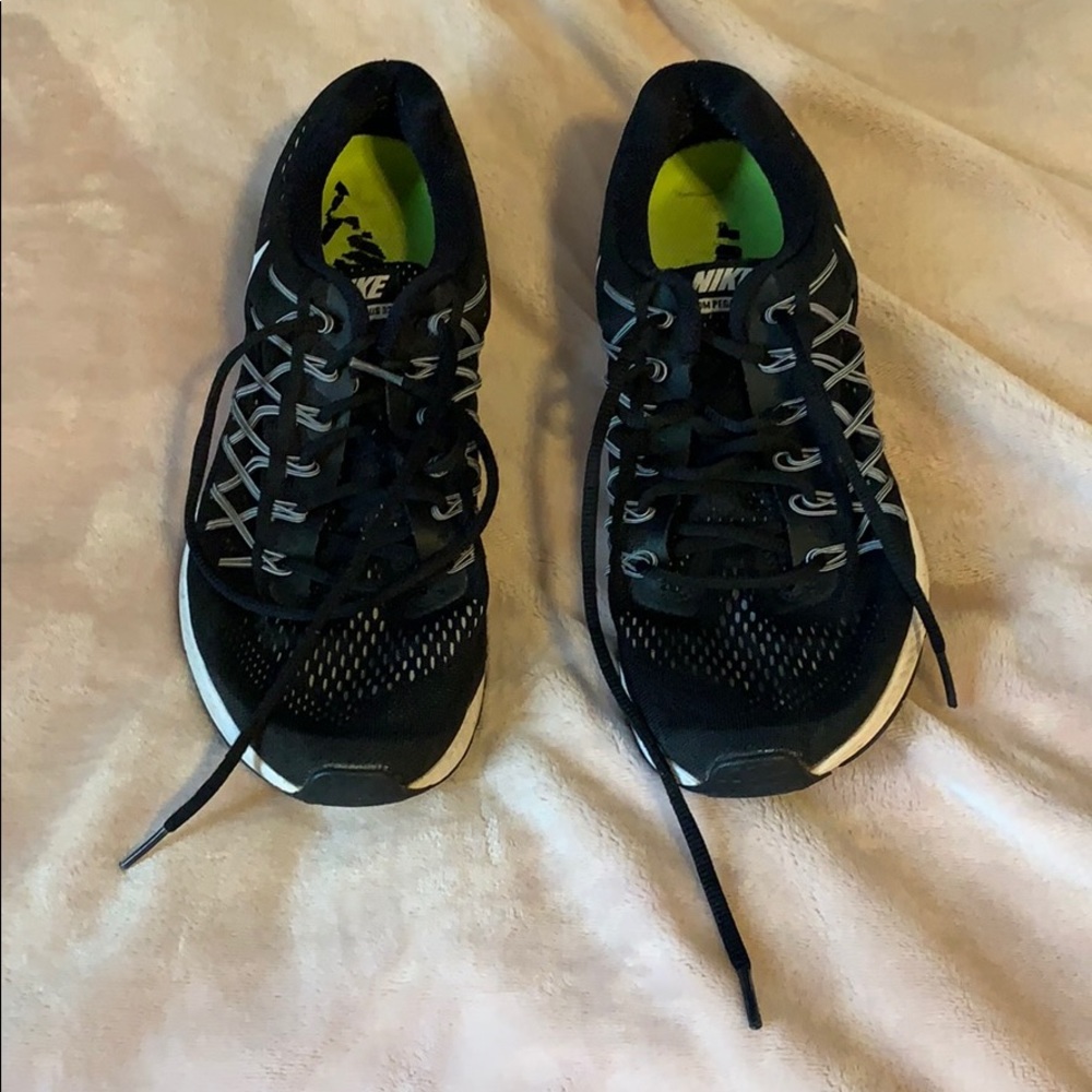 Women’s size 11 black nikes